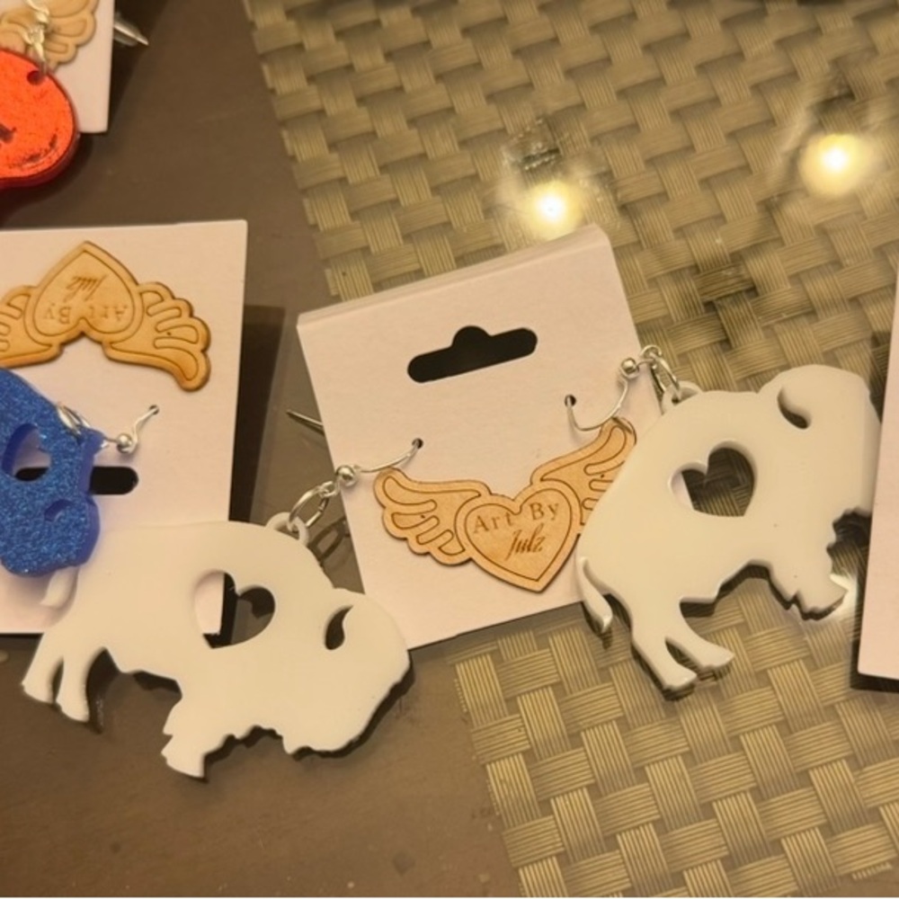 White Buffalo bills white Earrings